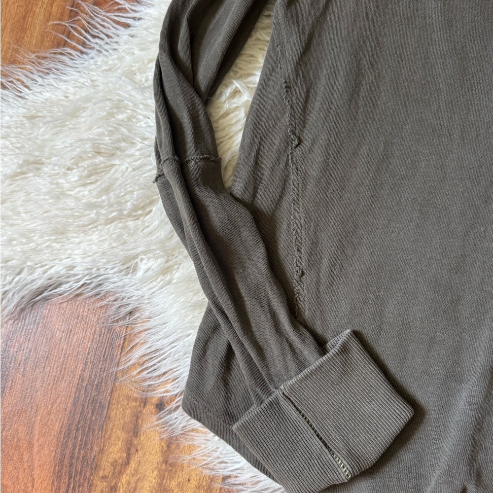 Free People Olive V‑Neck Raw Seam Long Sleeve Tee - Picture 2 of 6